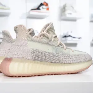 Adidas Yeezy Boost 350V2 FW5318 Sports shoes