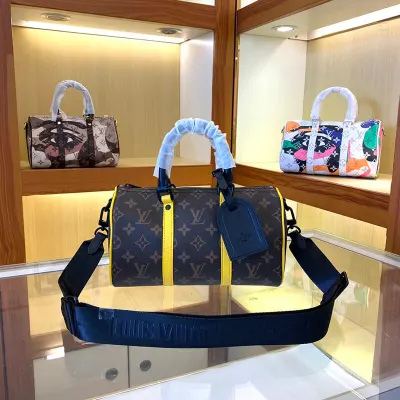Louis Vuitton Daily Pouch Black – Pursekelly – high quality designer  Replica bags online Shop!