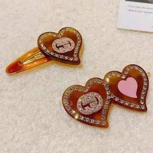 GUCCI Ladies Hooded Heart Hair Clip Set With Czech Diamonds Single Heart Double Heart